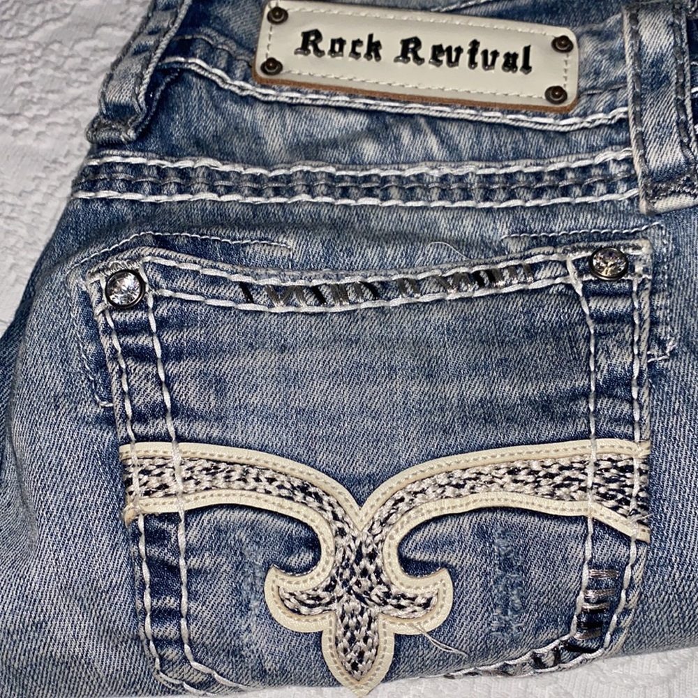 Rock revival light denim jeans